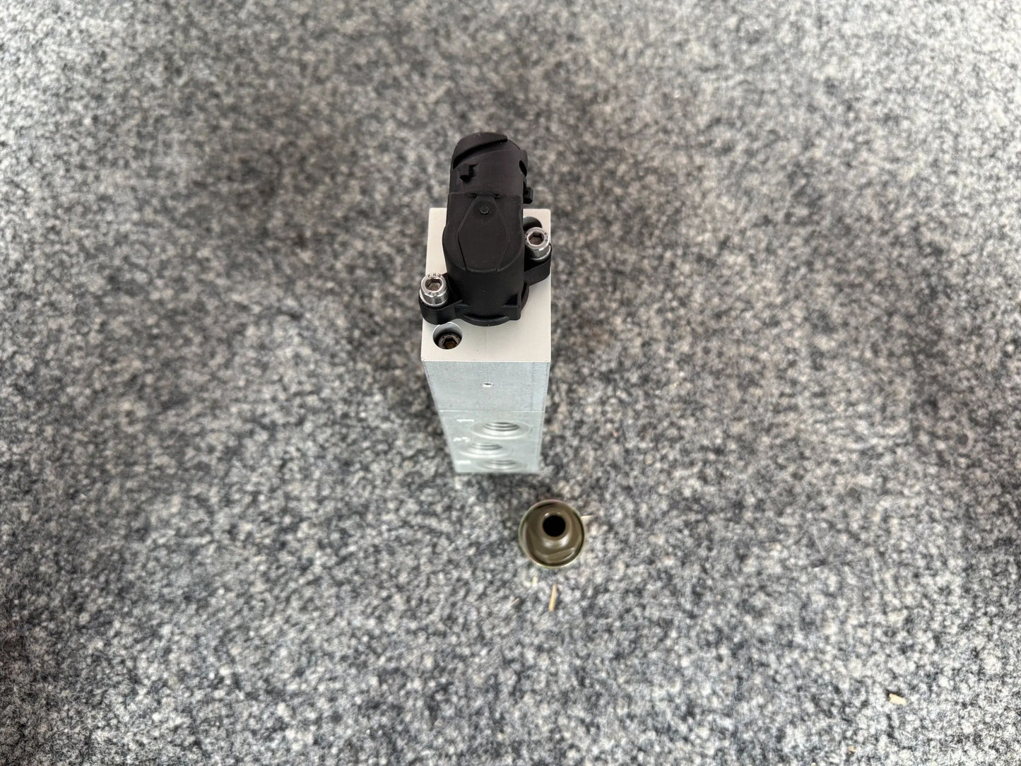 Original KNORR-BREMSE Liftachsventil K033570 NEU