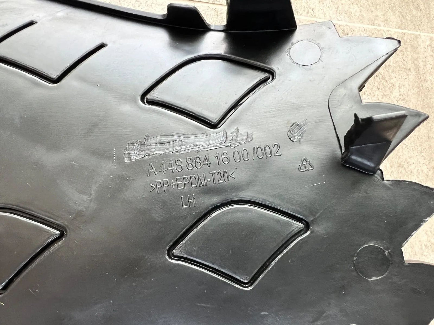 Mercedes Benz V-Klasse W447 Kühlergrill für Stoßstange vorne links A4478802401