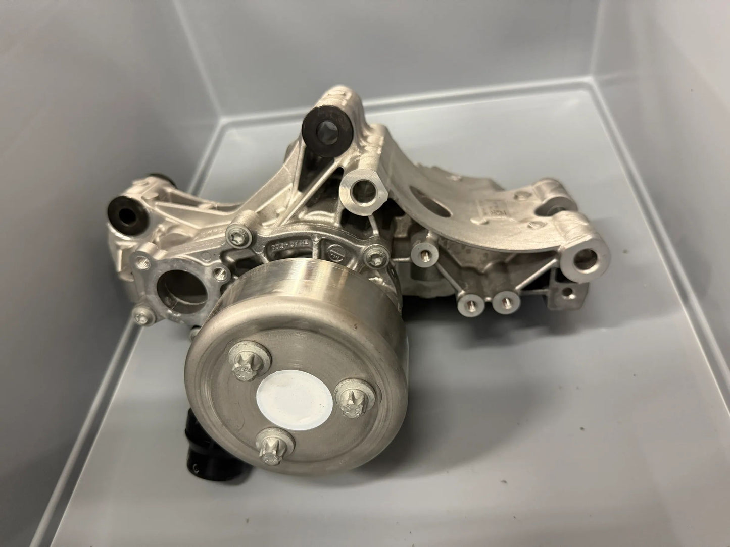 Original BMW Kühlmittelpumpe mit Träger 5A6FA41 11515A6FA41 NEU