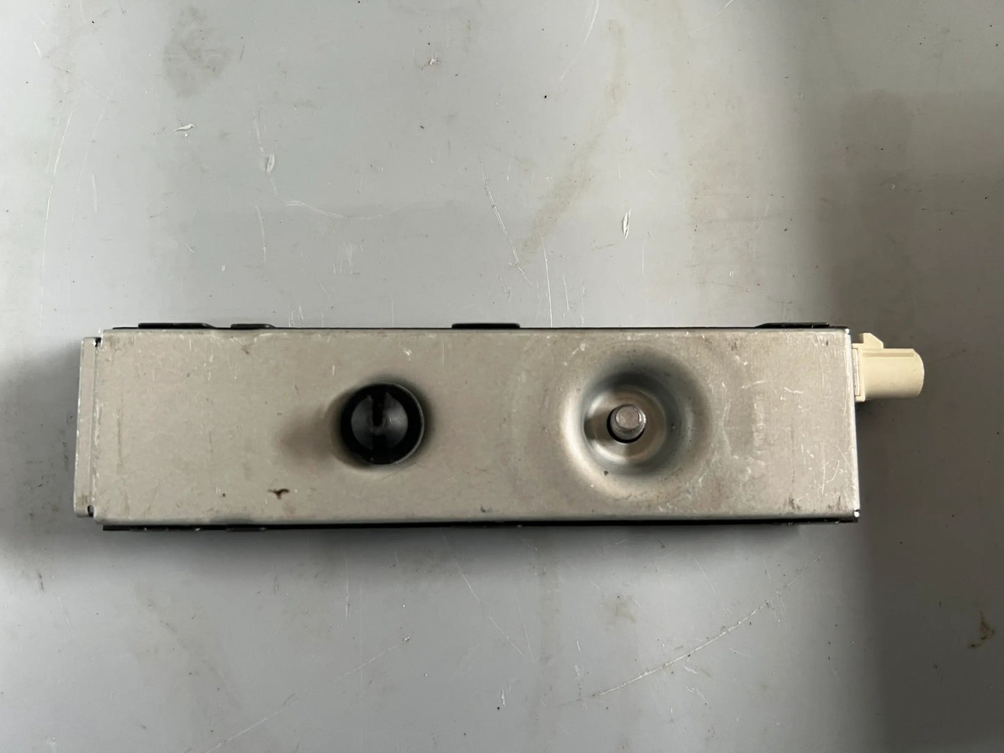 Original Mercedes Benz Antennenverstärker A2139056900 NEU