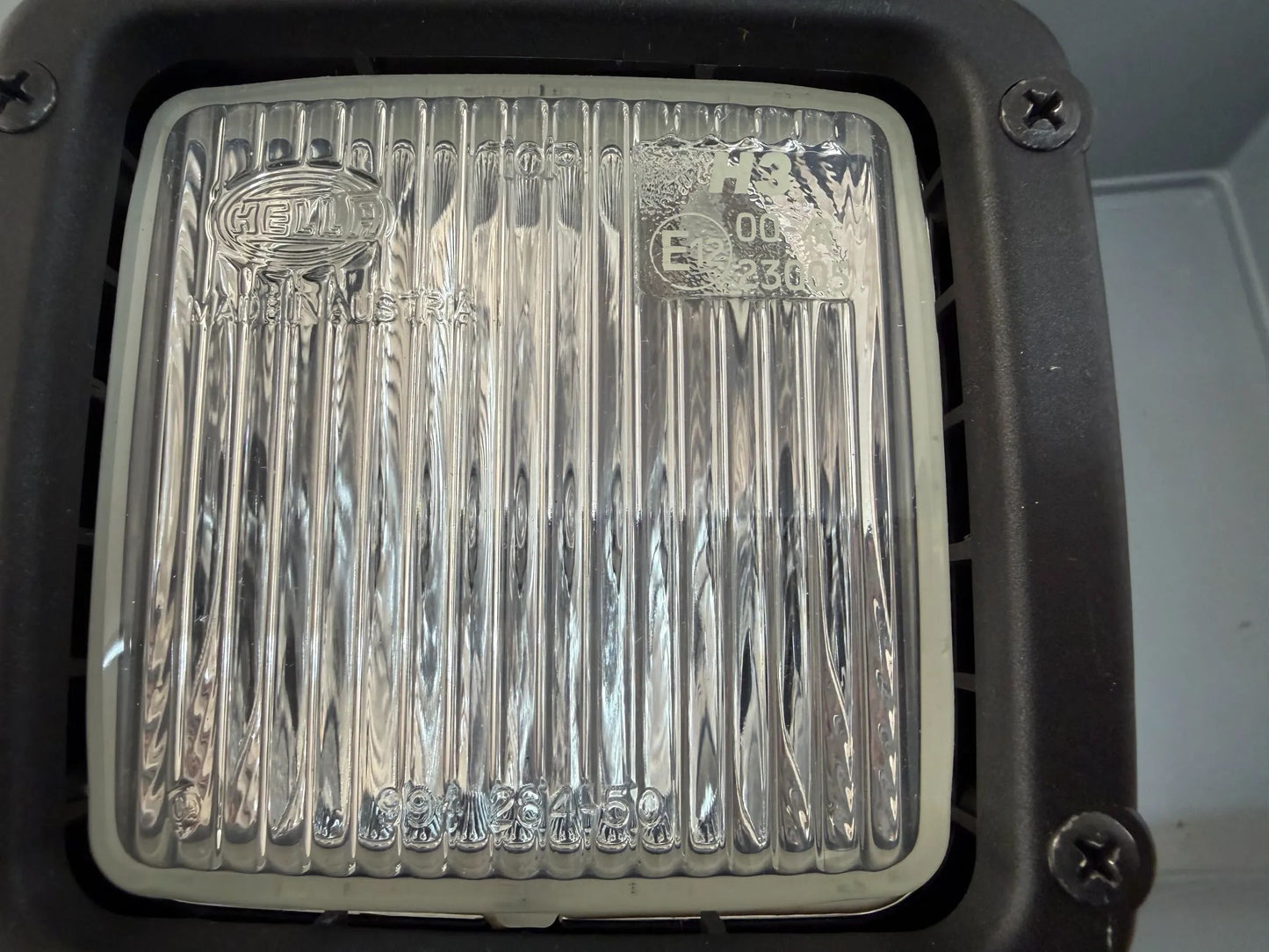 Original Hella Rückfahrscheinwerfer 2ZR 997 506-391 NEU