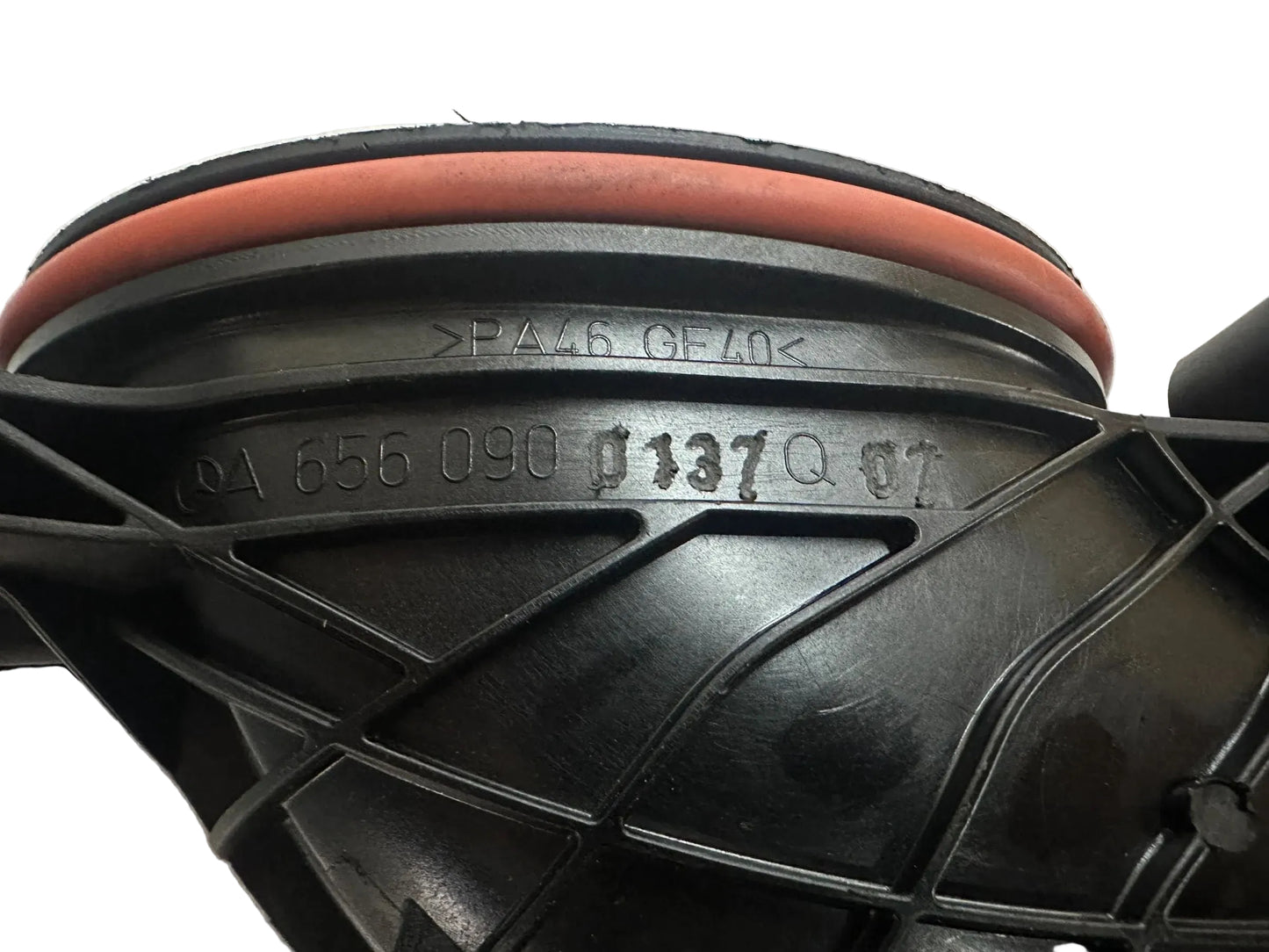 Mercedes Benz Ladeluftrohr Ladeluftleitung Ladeluftkrümmer OM656 A6560900137 NEU