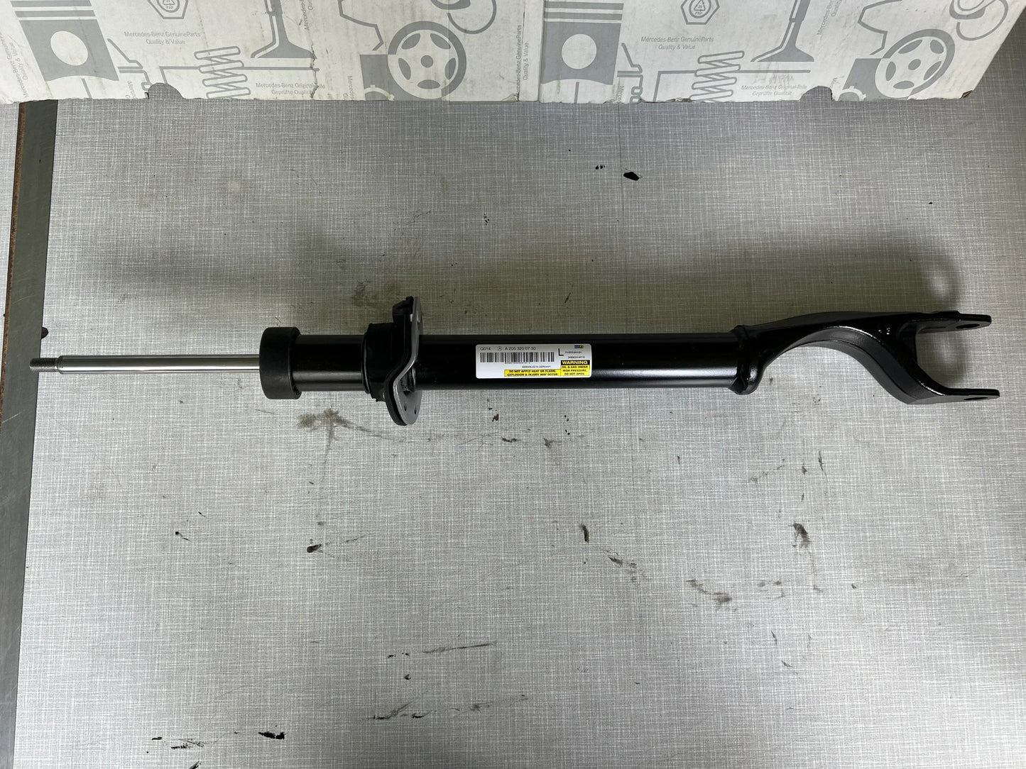Original Mercedes-Benz C-Klasse vW205 Dämpferbein Vorne Links A2053200730 NEU