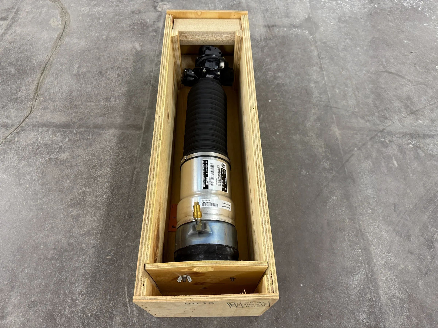 Original BMW 7er F02/F04 Luftfederbein hinten rechts 6796930 37126796930 NEU