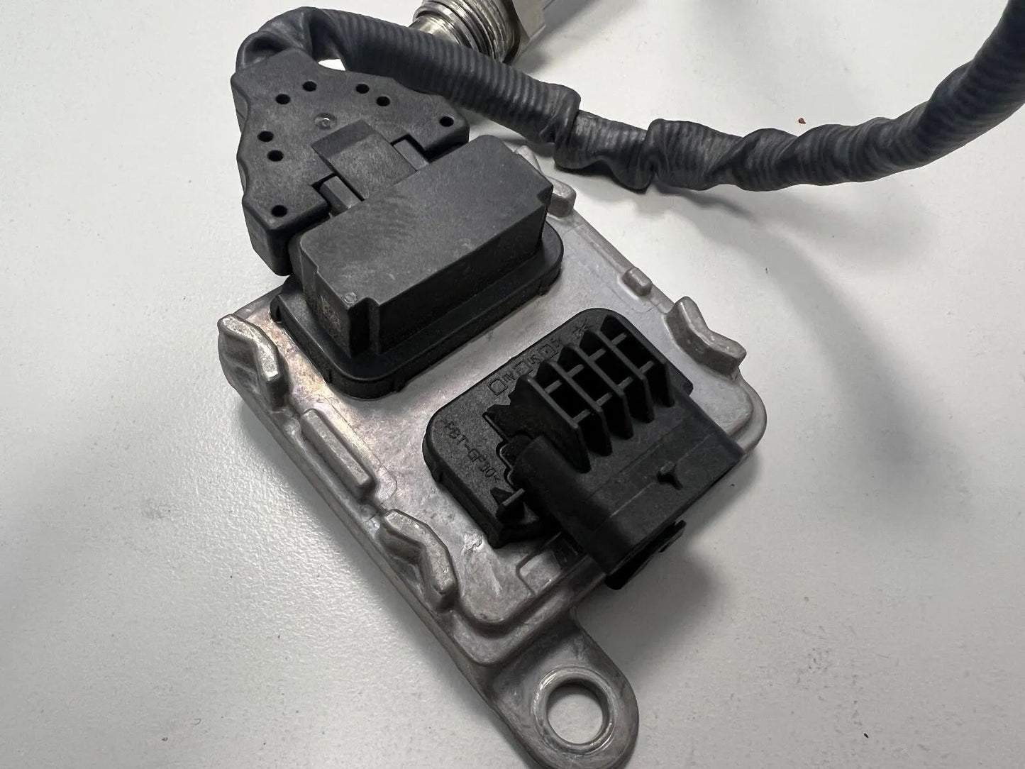 ORIGINAL Mercedes Benz Nox Sensor A0009054704 NEU
