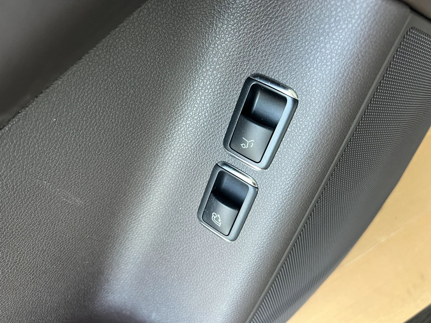 Original Mercedes-Benz ML/GLE W166 TÜR VORNE LINKS 9040 Schwarz NEU