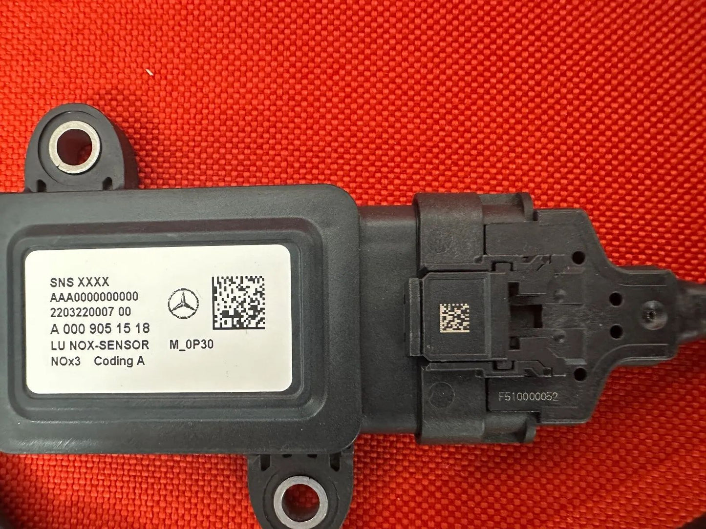 ORIGINAL Mercedes Benz NOX-SENSOR A0009051518 NEU
