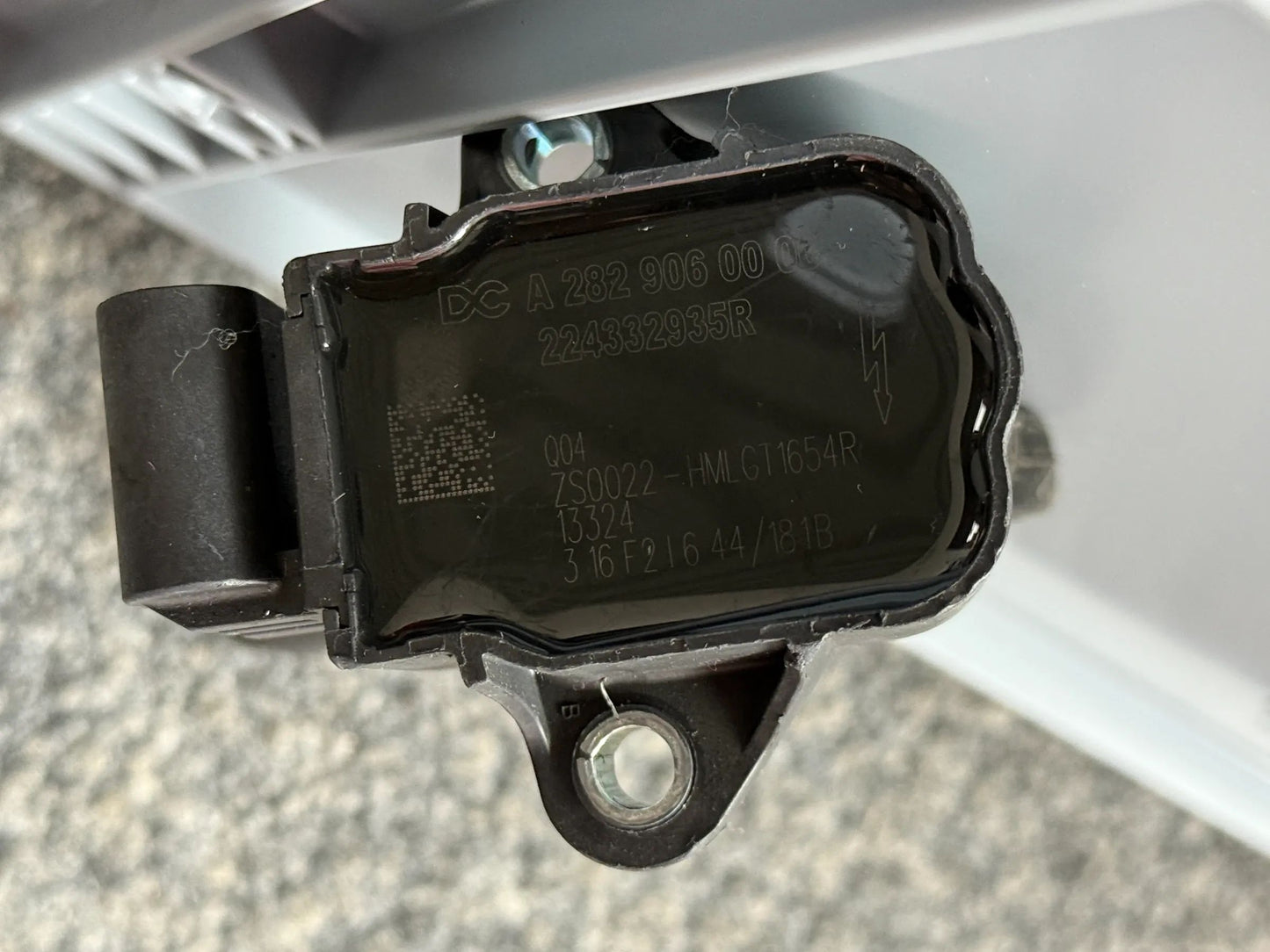 ORIGINAL Mercedes Benz 200/282 Zündspule A2649061200 NEU