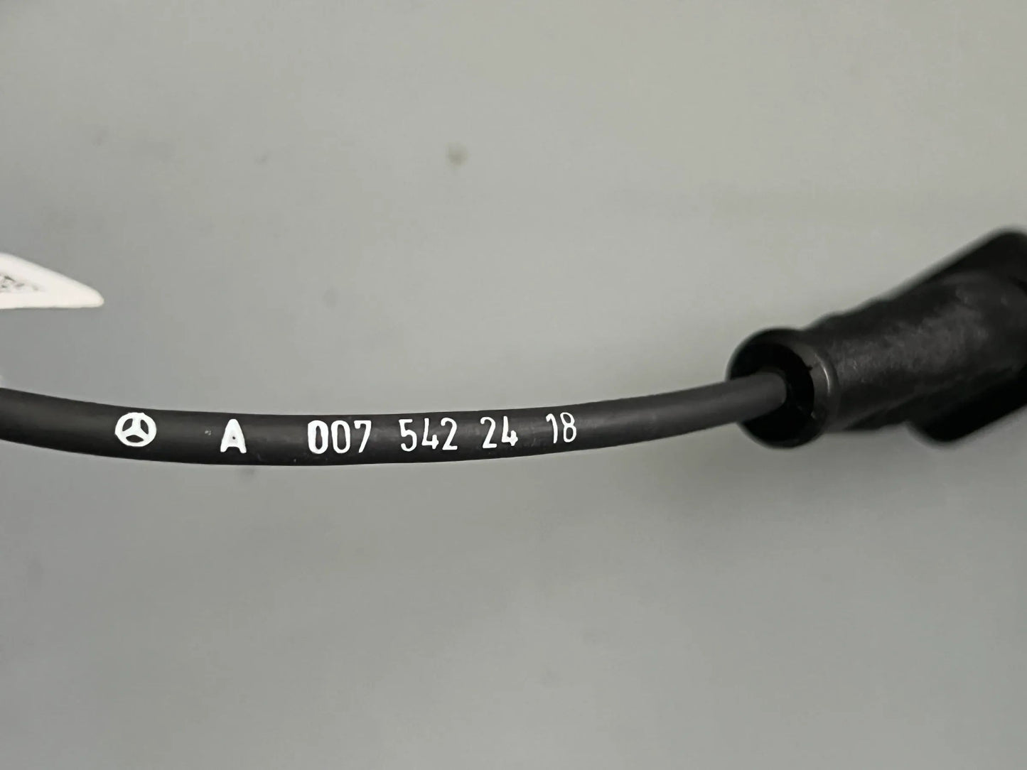 Original Mercedes-Benz Drehzahlsensor A0075424418 NEU