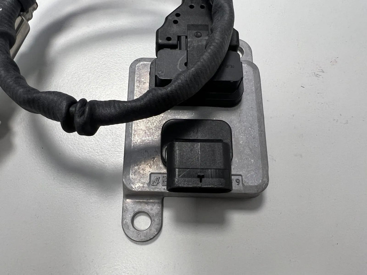 ORIGINAL Mercedes Benz NOx Sensor A0009059304 NEU