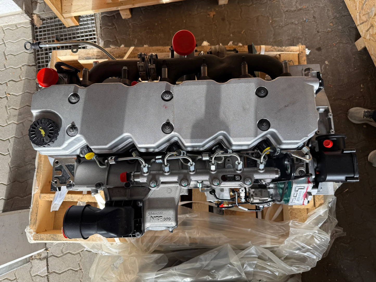 ORIGINAL Iveco Austauschmotor Motor 2999312 NEU