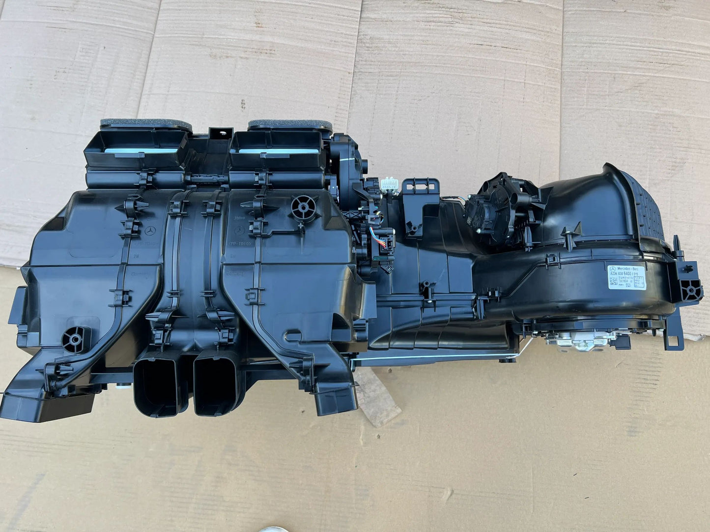ORIGINAL MERCEDES-BENZ CLE A236/C236 HEIZUNGSKASTEN A2368306400 + A2369069500 NE