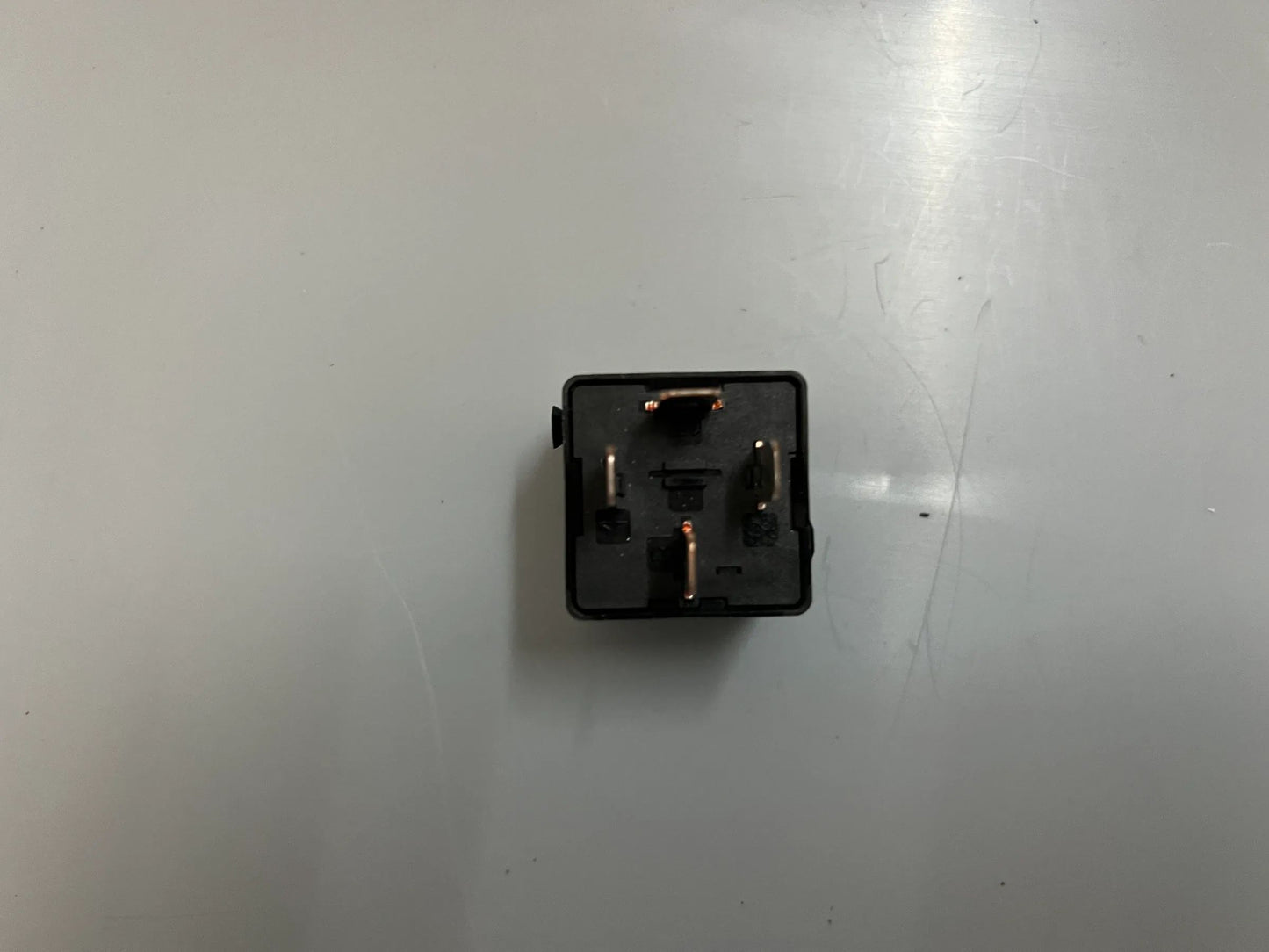 Original Mercedes-Benz Relais A0019820423 NEU