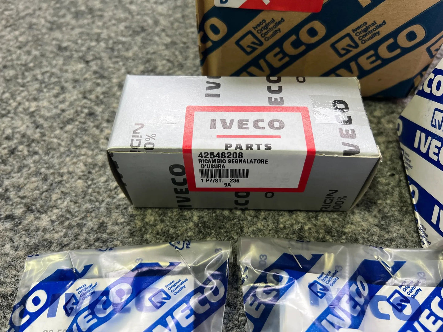 Original Iveco Bremsklötze Satz 500036143 NEU