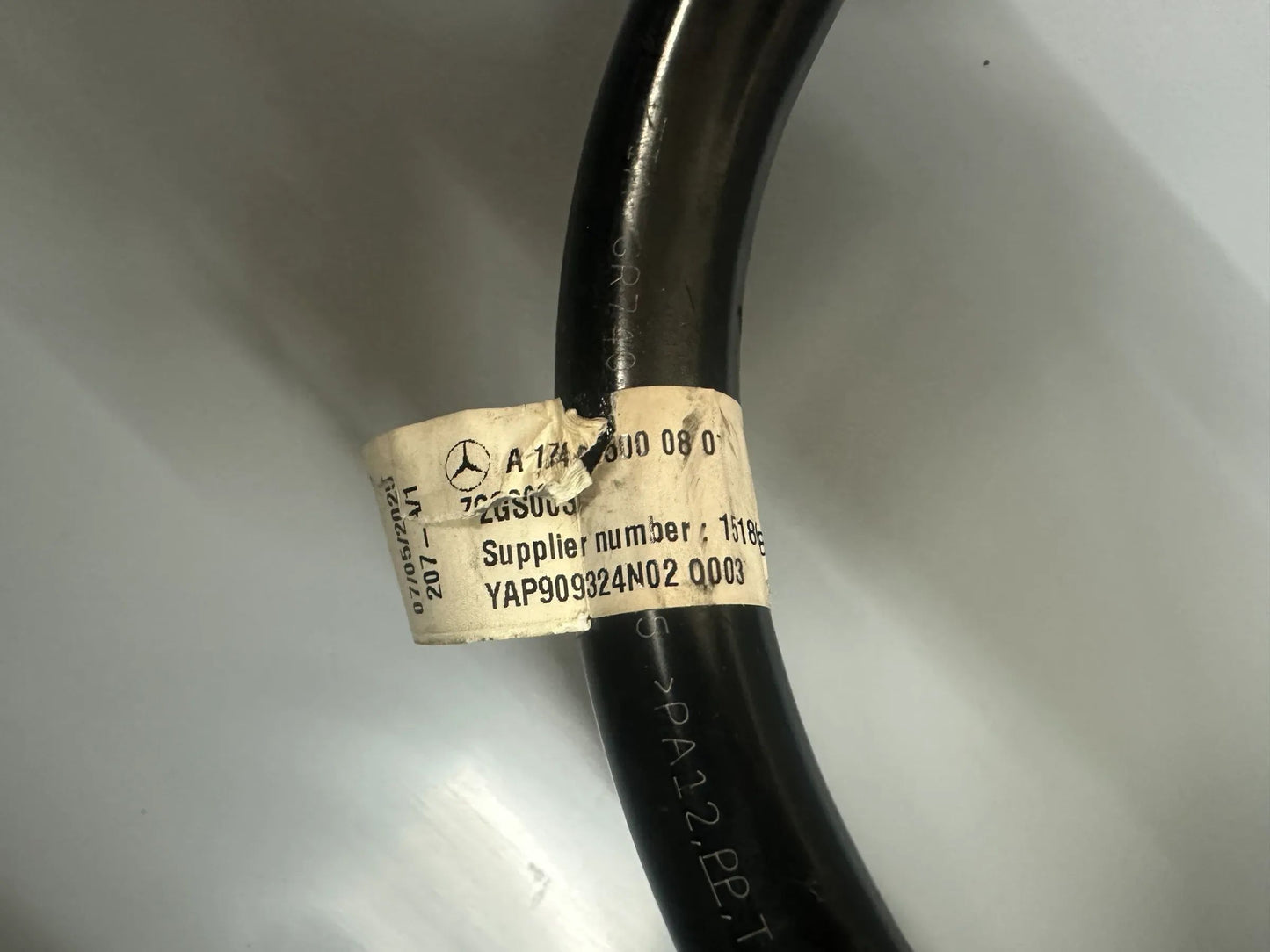 Original Mercedes Benz Kühlmittelleitung A1745000801 NEU