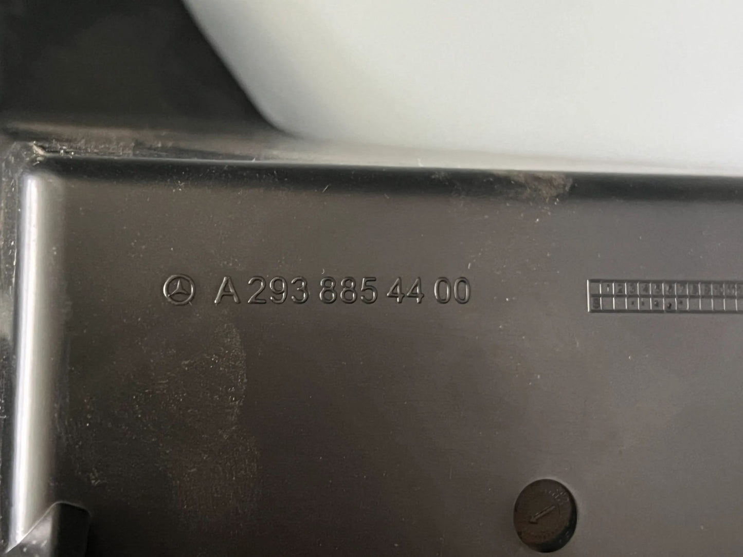Original Mercedes-Benz EQC N293 Stoßfängerhalter Unten rechts A2938854400 NEU