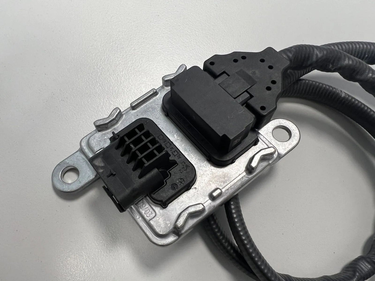 MERCEDES BENZ W177 W247 W205 W213 W257 W253 W166 W222 NOX-SENSOR A0009058311 NEU