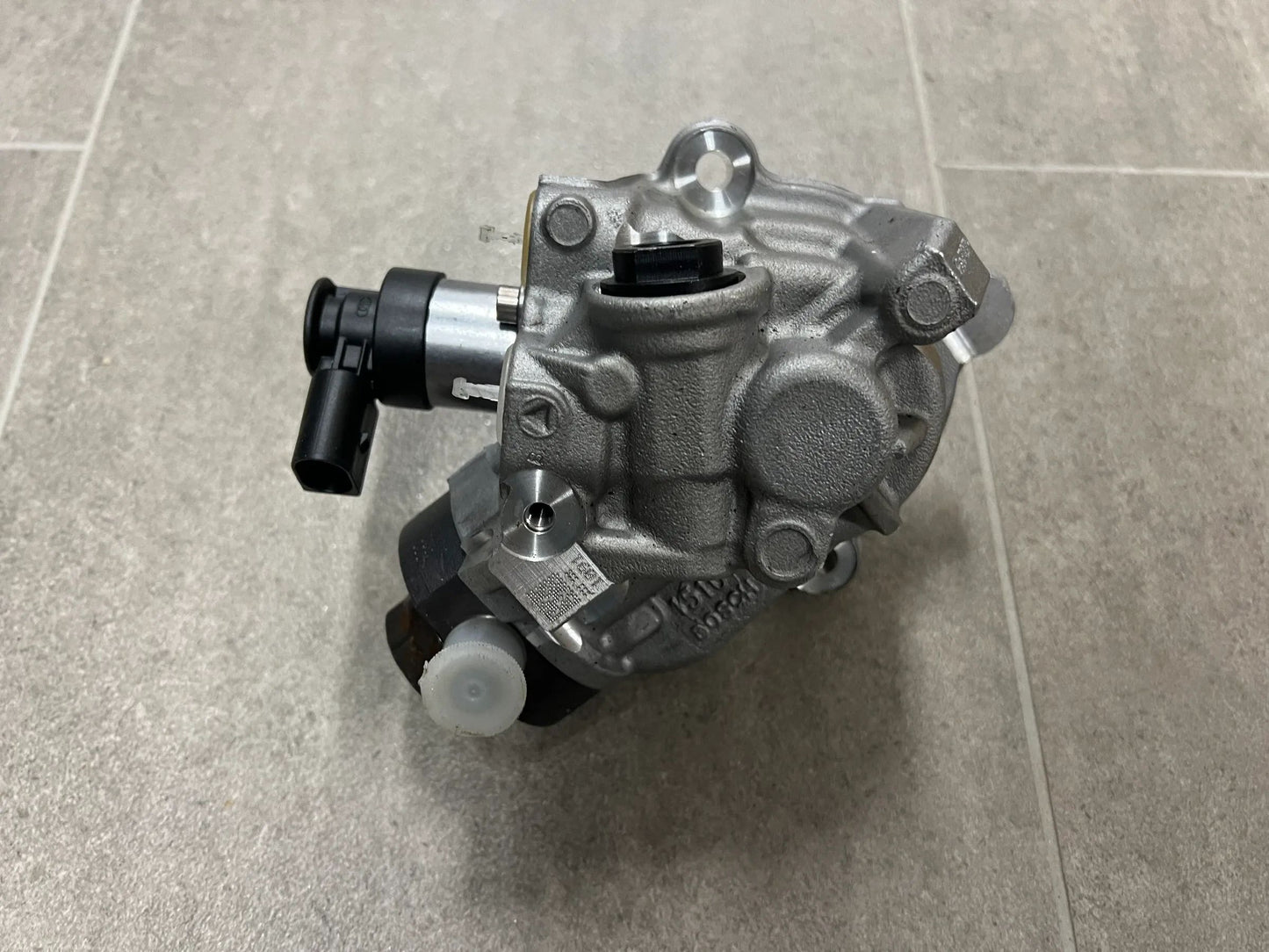 Original Mercedes Benz OM654 Hochdruckpumpe Kraftstoffpumpe A6540701503 NEU