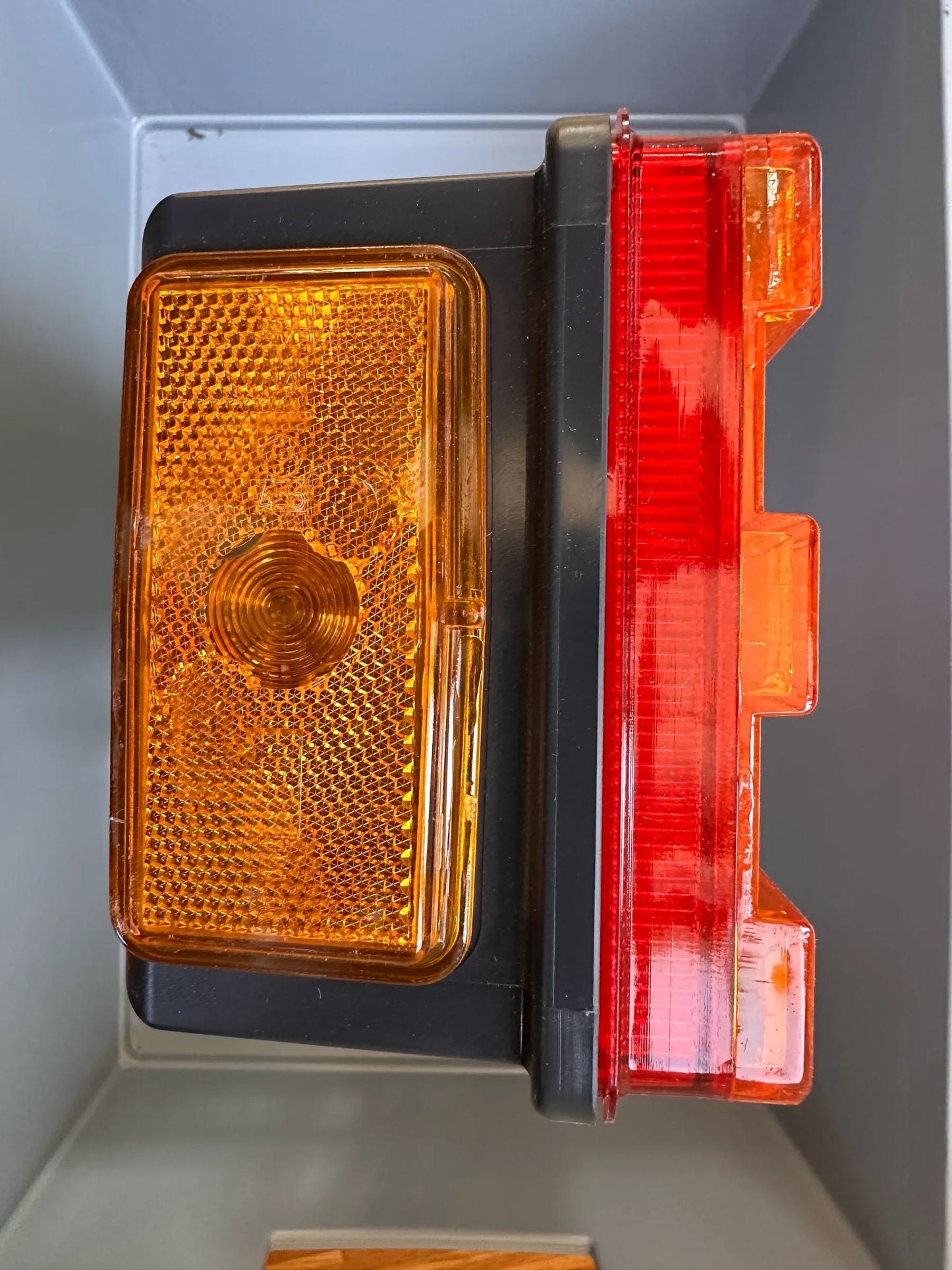 Original Hella Heckleuchte 2SK 340 101-011 NEU