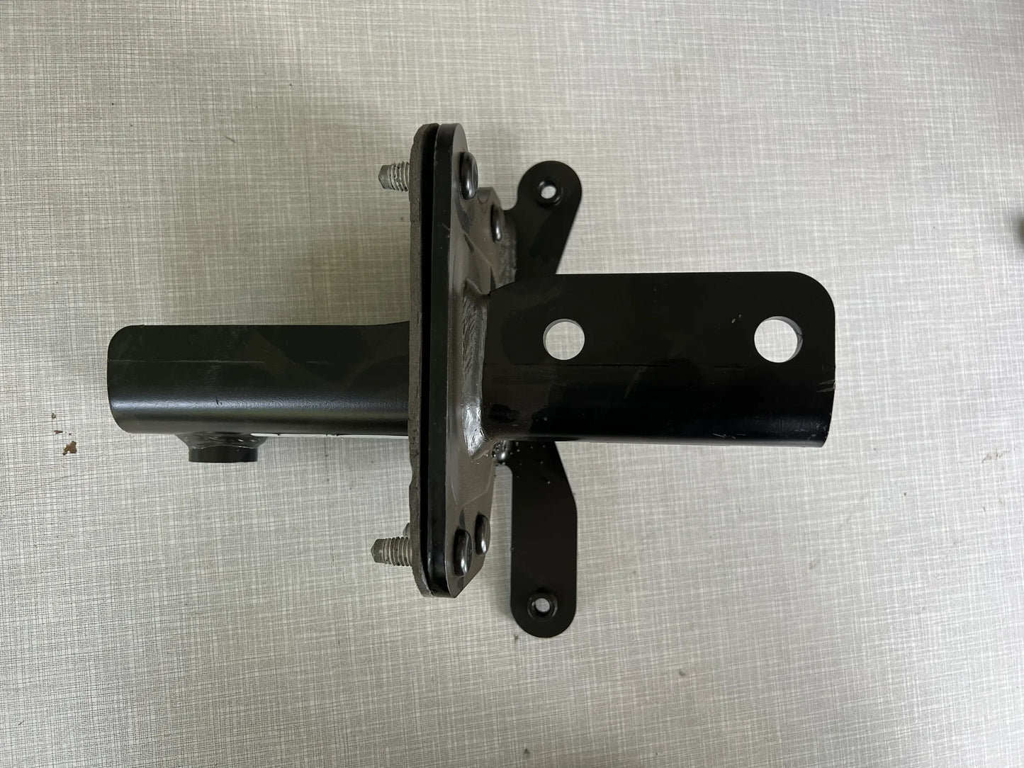 Mercedes Benz C-Klasse W205 Anhängerkupplung Rechts Verstärkung A2056100225