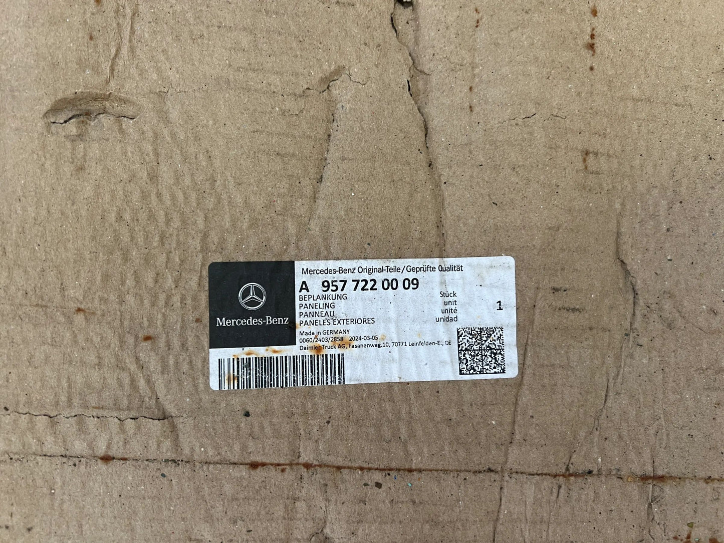 Original Mercedes-Benz Beplankung A9577220009 NEU