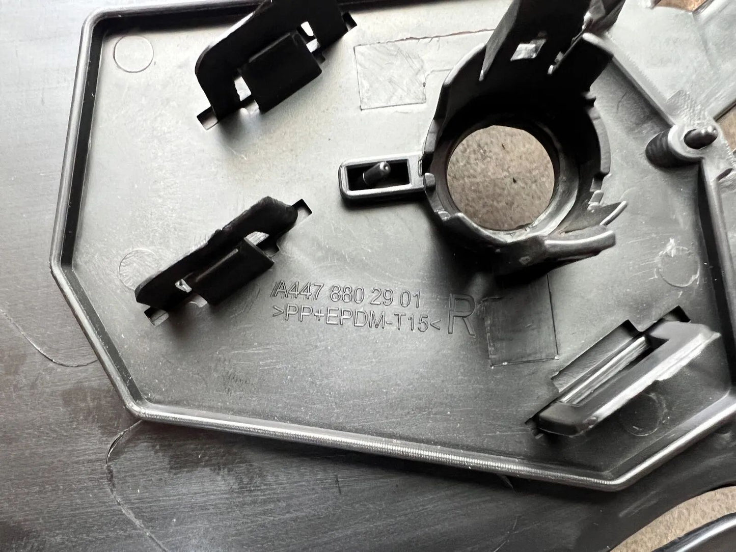 Mercedes Benz V-Klasse W447 Kühlergrill für Stoßstange vorne rechts A4478802901