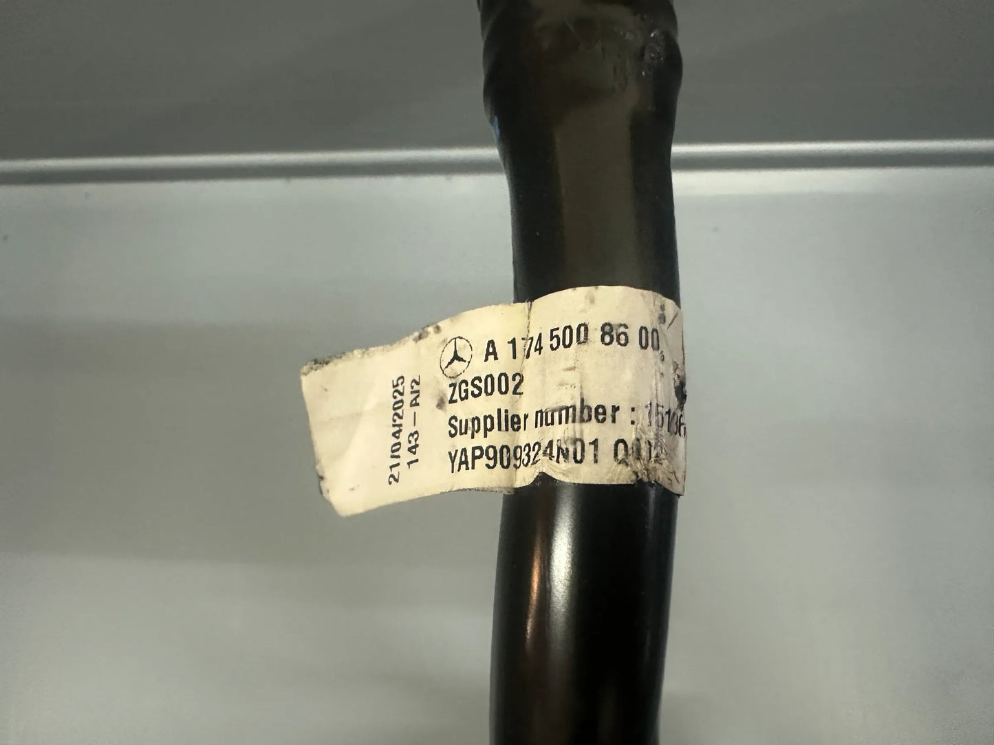 Original Mercedes Benz Kühlmittelleitung A1745008600 NEU