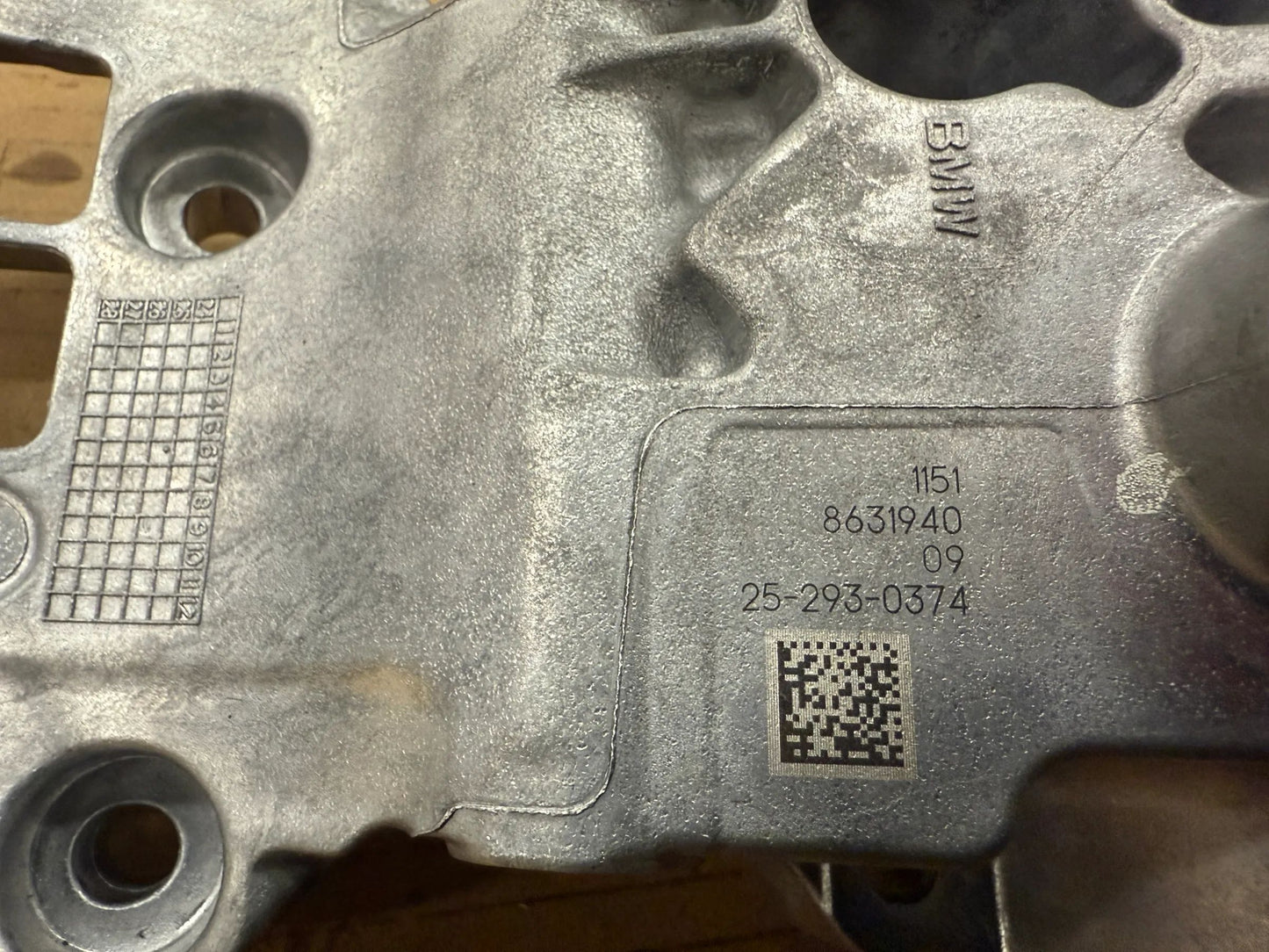 Original BMW Kühlmittelpumpe mit Träger 8631940 11518631940 NEU