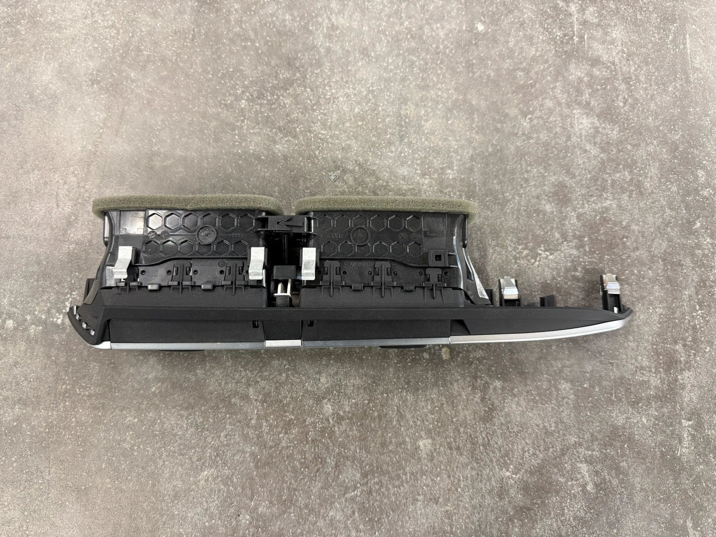 Original BMW i12 i15 i8 Frischluftgrill links 9284379 64229284379 NEU