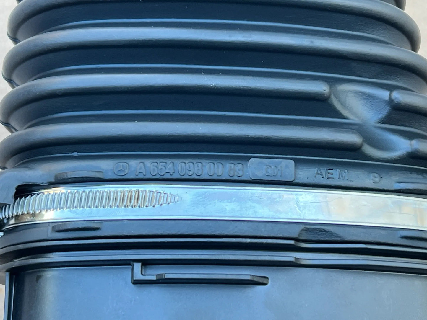Original Mercedes-Benz Reinluftleitung A6540908701 NEU
