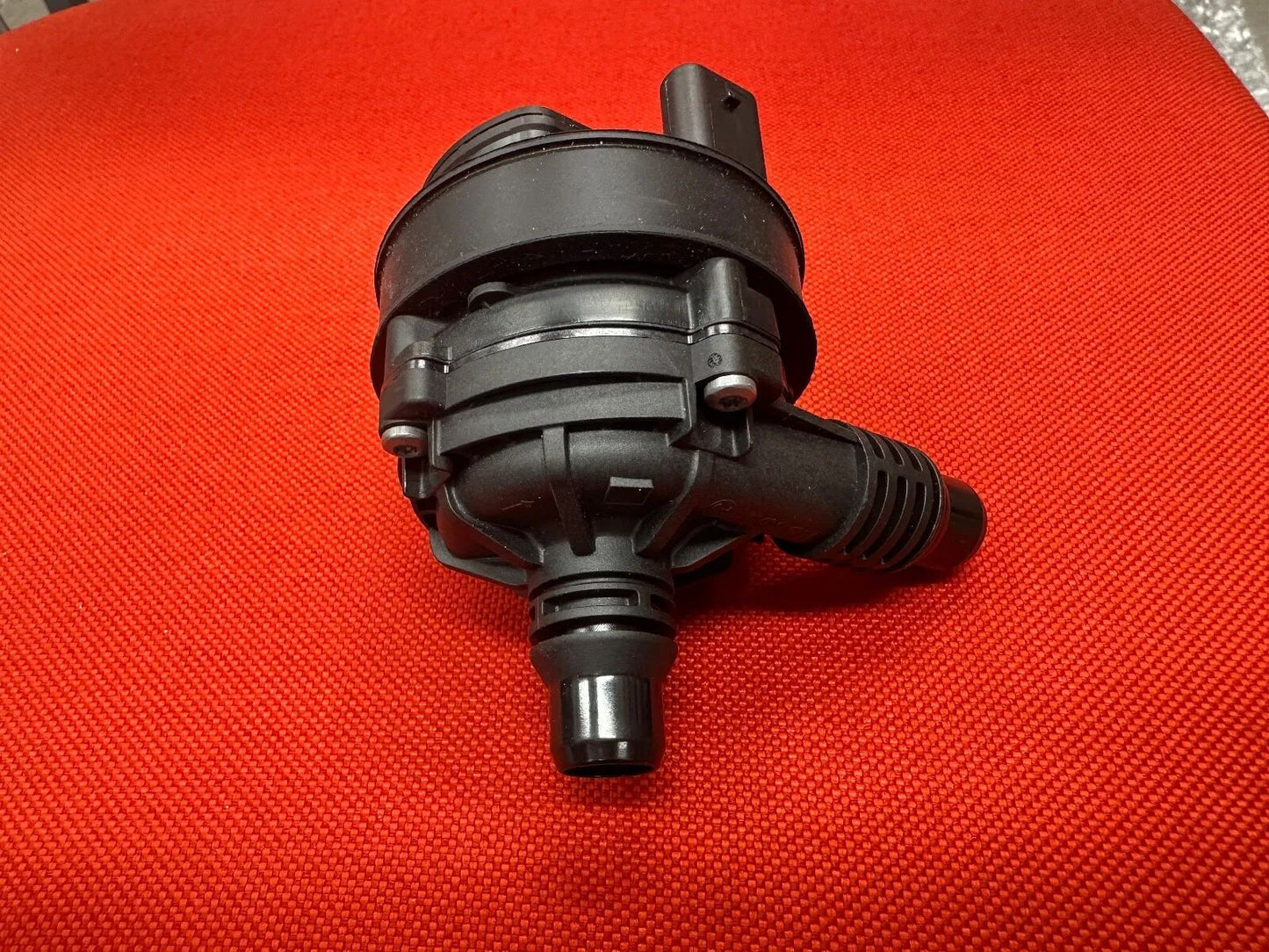 Original Mercedes Benz A0005006300 Kühlmittelpumpe Zusatzwasserpumpe NEU