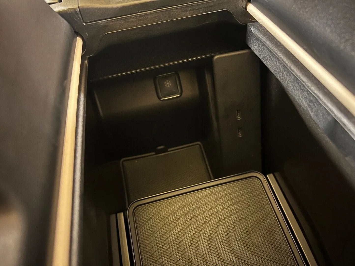 ORIGINAL Mercedes Benz V-Klasse Kühlschrank/Kühlfach/Mittelkonsole Beige