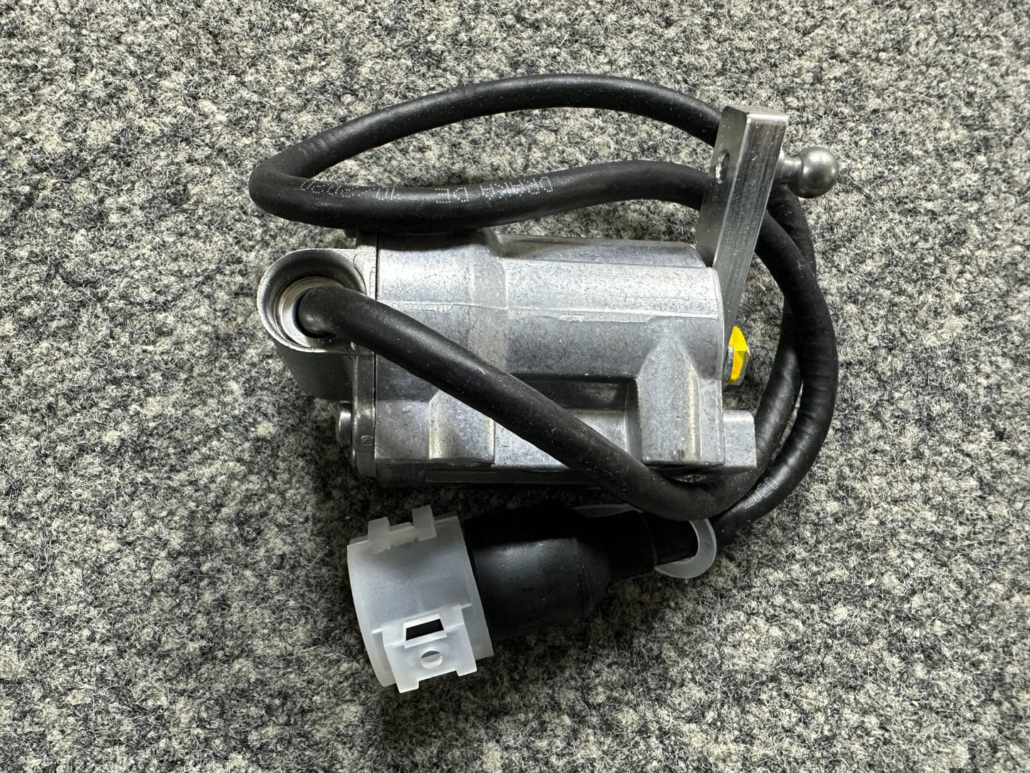 Original IVECO Sensor 500338742 NEU