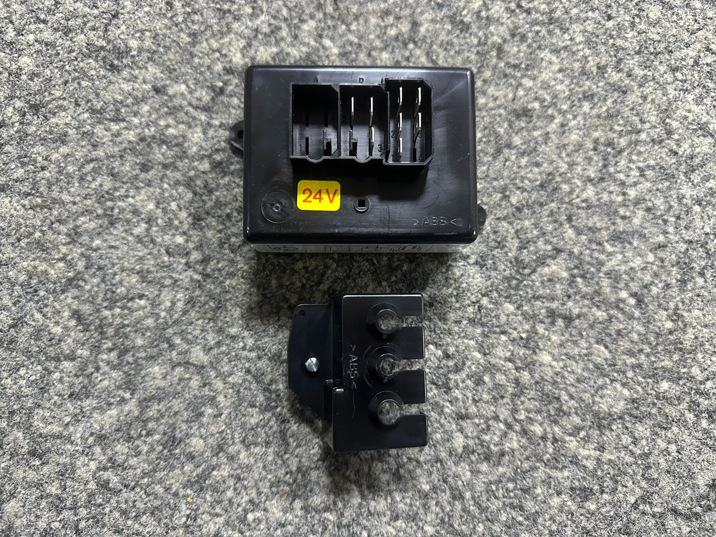 Original IVECO Transitmitter Geber 5801825687 NEU