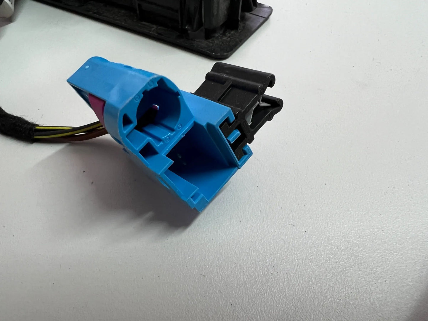 Original Mercedes Benz V-Klasse/Vito W447/W448 USB-C TYPE C Stecker AA4486830600