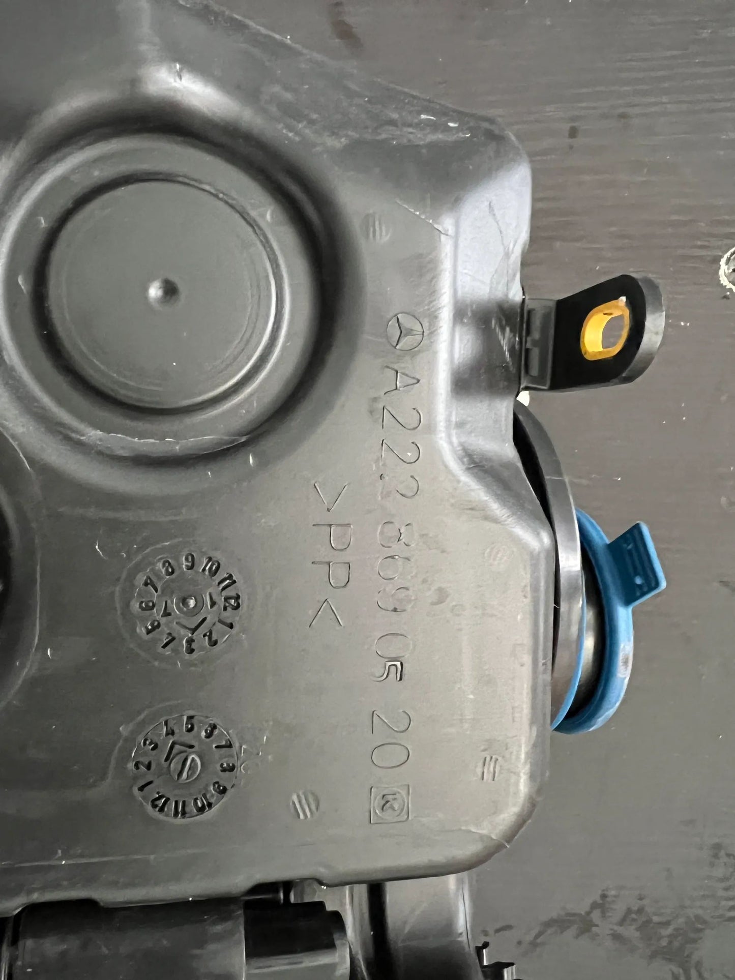 ORIGINAL Mercedes Benz S-Klasse W222 Wischwasserbehälter A2228690520