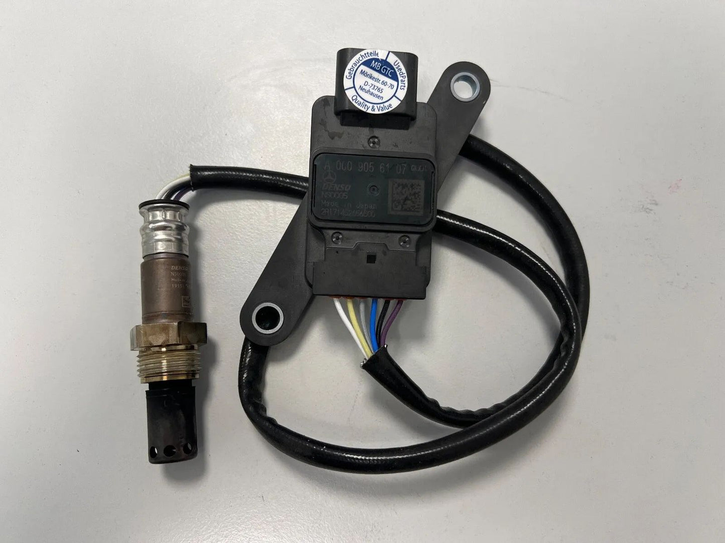 ORIGINAL Mercedes Benz NOX Sensor Noxsensor Lamdasonde A0009056107 OM654 NEU