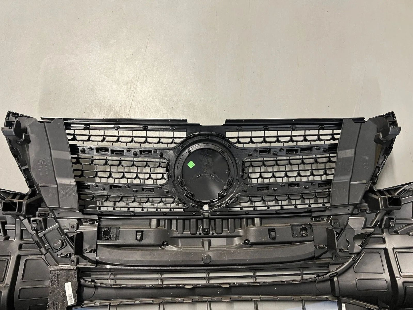 ORIGINAL Mercedes Benz V-Klasse FACELIFT NEW MODELL W447 Stoßstange vorne NEU