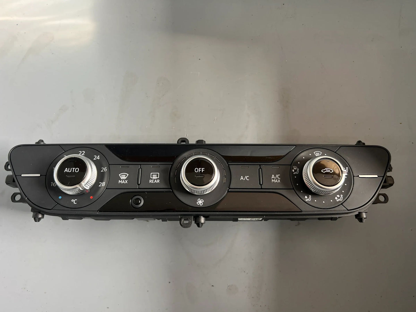 Original Audi A4/A5 Steuergerät Climatronic 8W0820043BF NEU