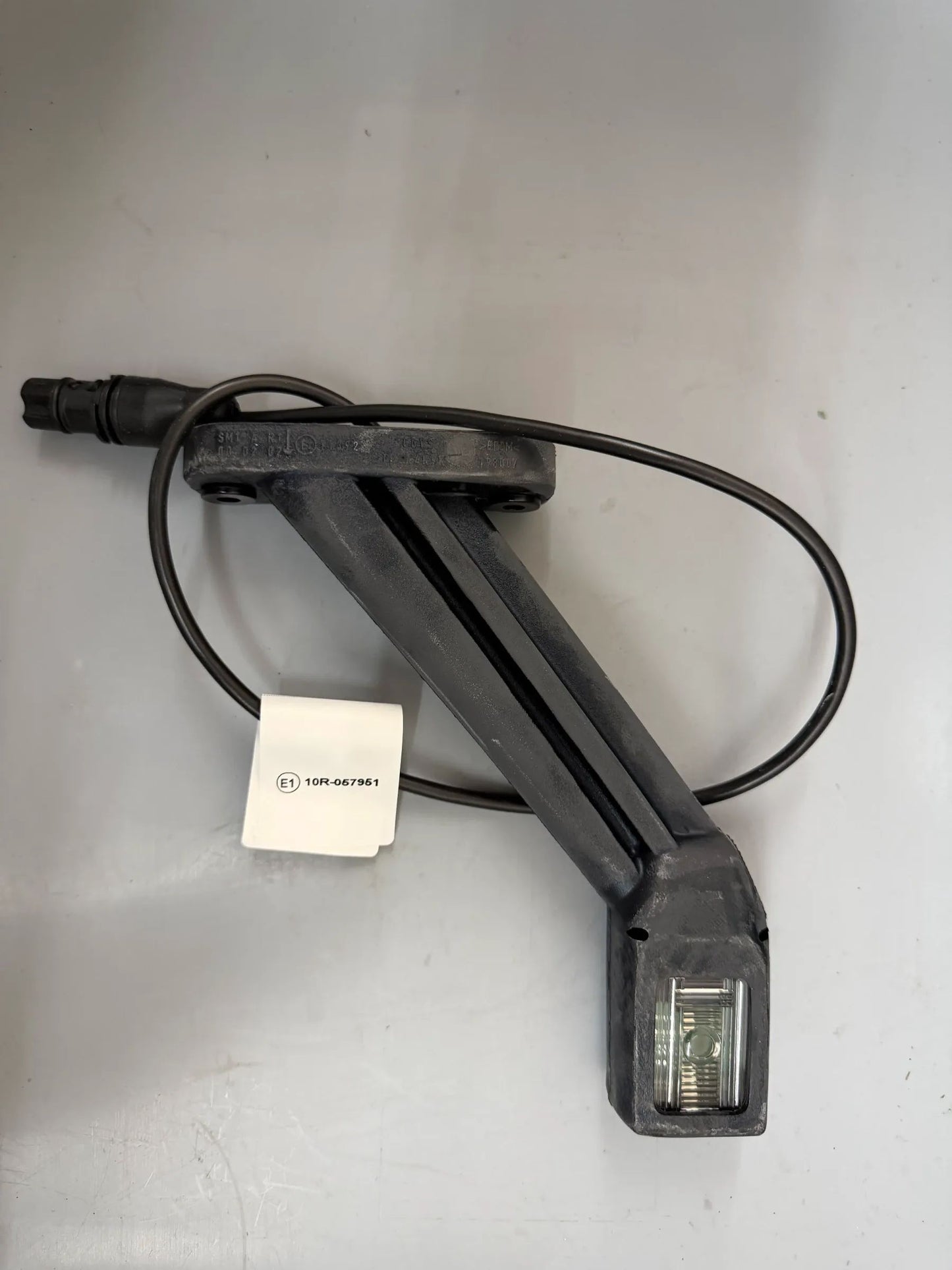 Original Hella Umrissleuchte 2XS 011 744-101 NEU
