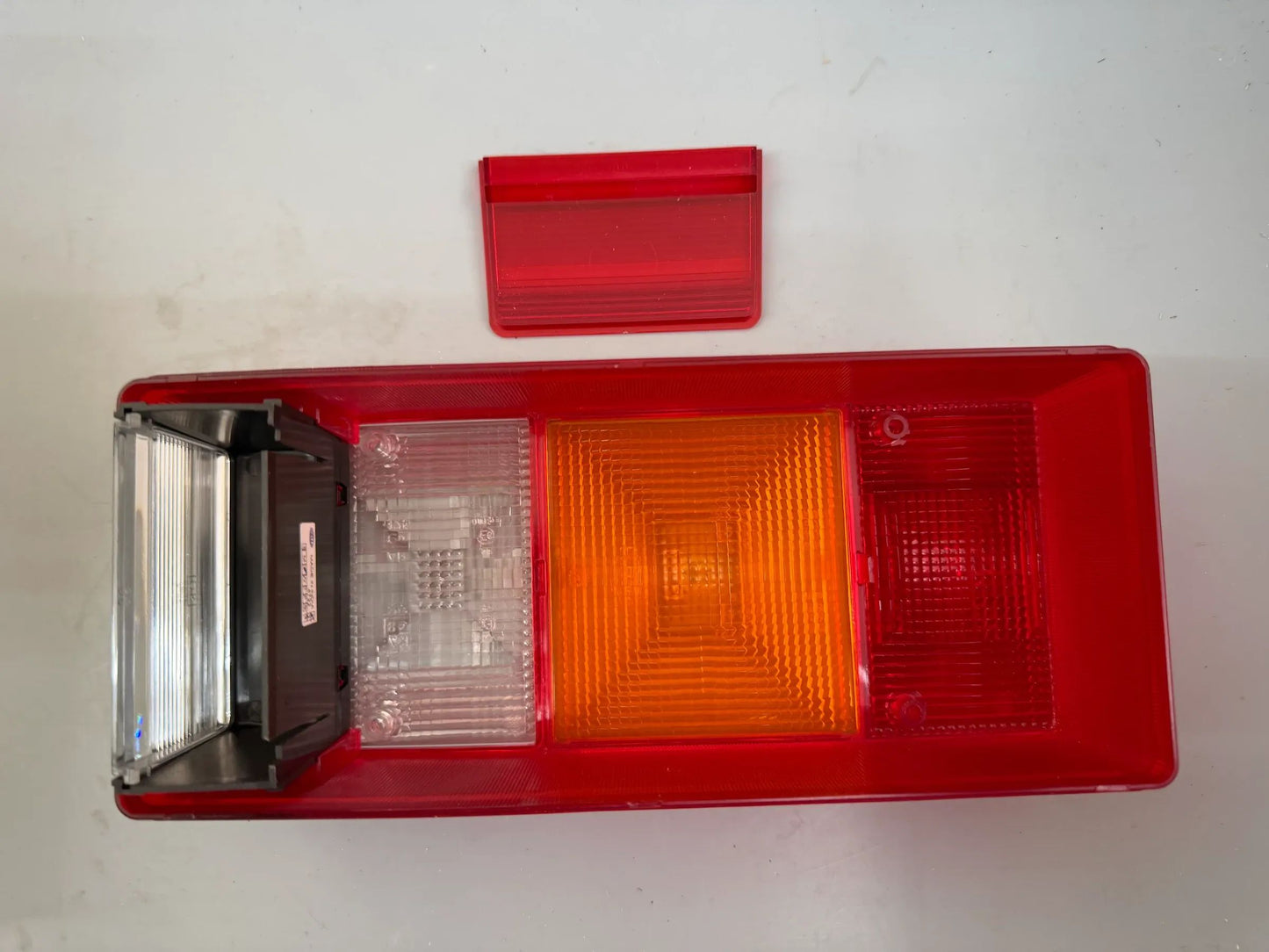 Original Hella Rücklichtglas Rechts 9EL 147 097-001 NEU