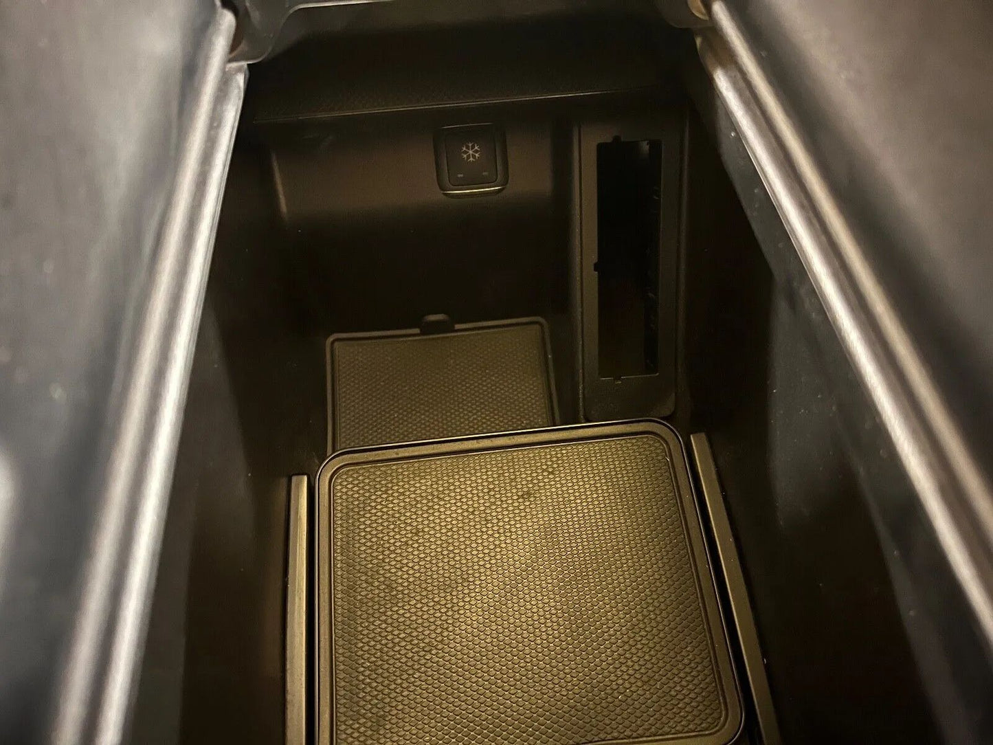 ORIGINAL Mercedes Benz V-Klasse Kühlschrank/Kühlfach/Mittelkonsole Schwarz
