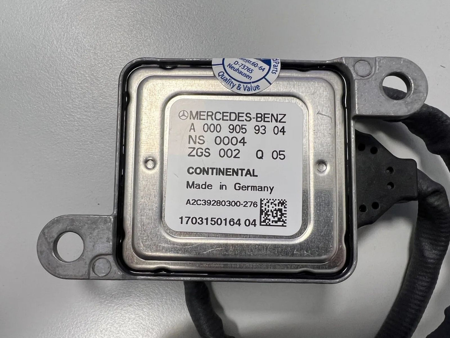 ORIGINAL Mercedes Benz NOx Sensor A0009059304 NEU