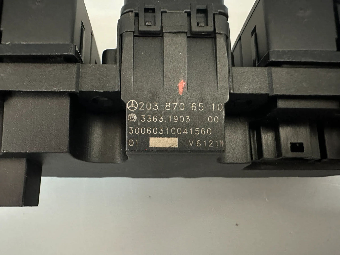 Original Mercedes-Benz C/CL/CLK 203 209 Schalterblock A2038706510 NEU