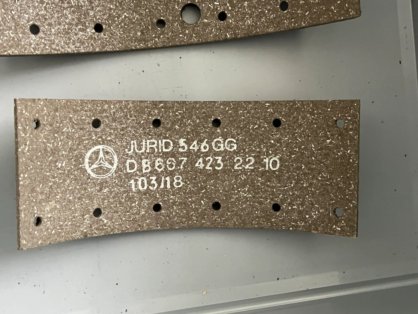 Original Mercedes-Benz Bremsbelag-Satz A4634230210 NEU