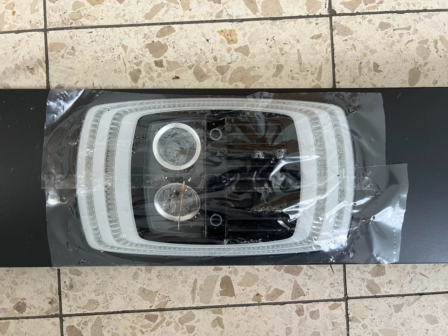 Original Mercedes-Benz Licht LH A4108306090 NEU