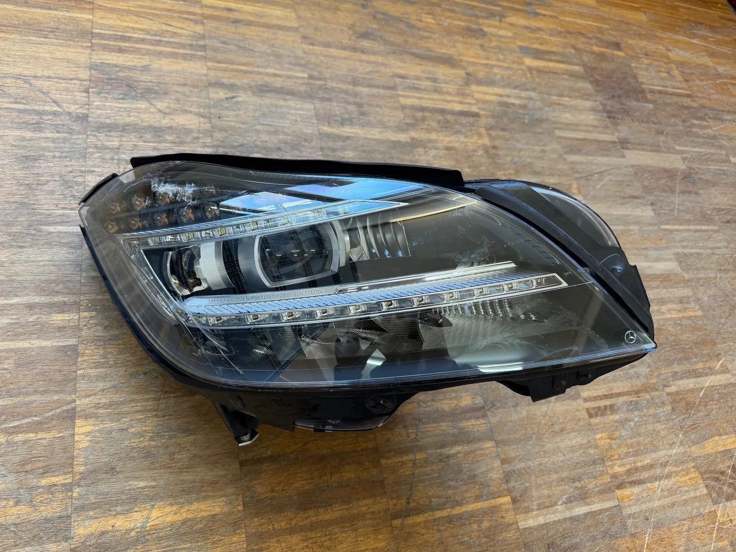 Original Mercedes-Benz C218/X218 Scheinwerfer A2188203659