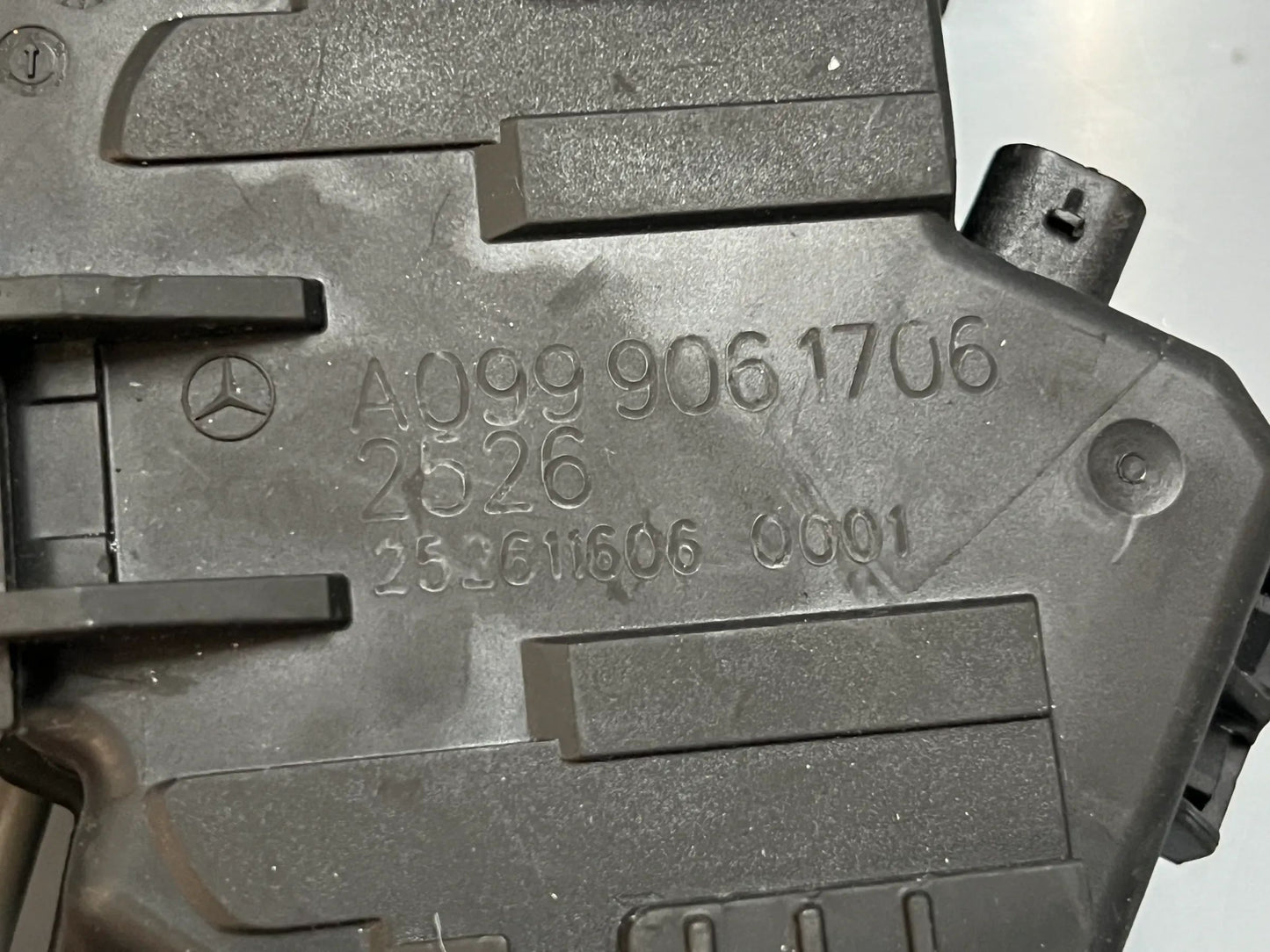 Original Mercedes-Benz CLA W174/178 Getriebemotor Heckdeckel A0999061706 NEU