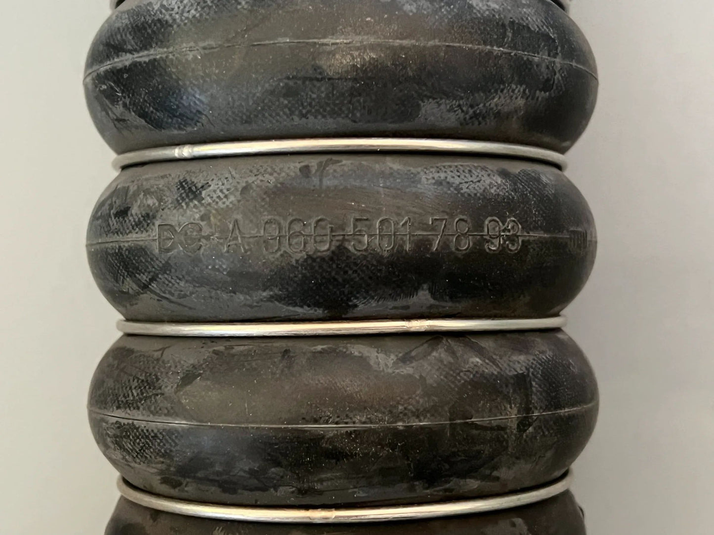 Original Mercedes-Benz Ladeluftschlauch A9605017893 NEU