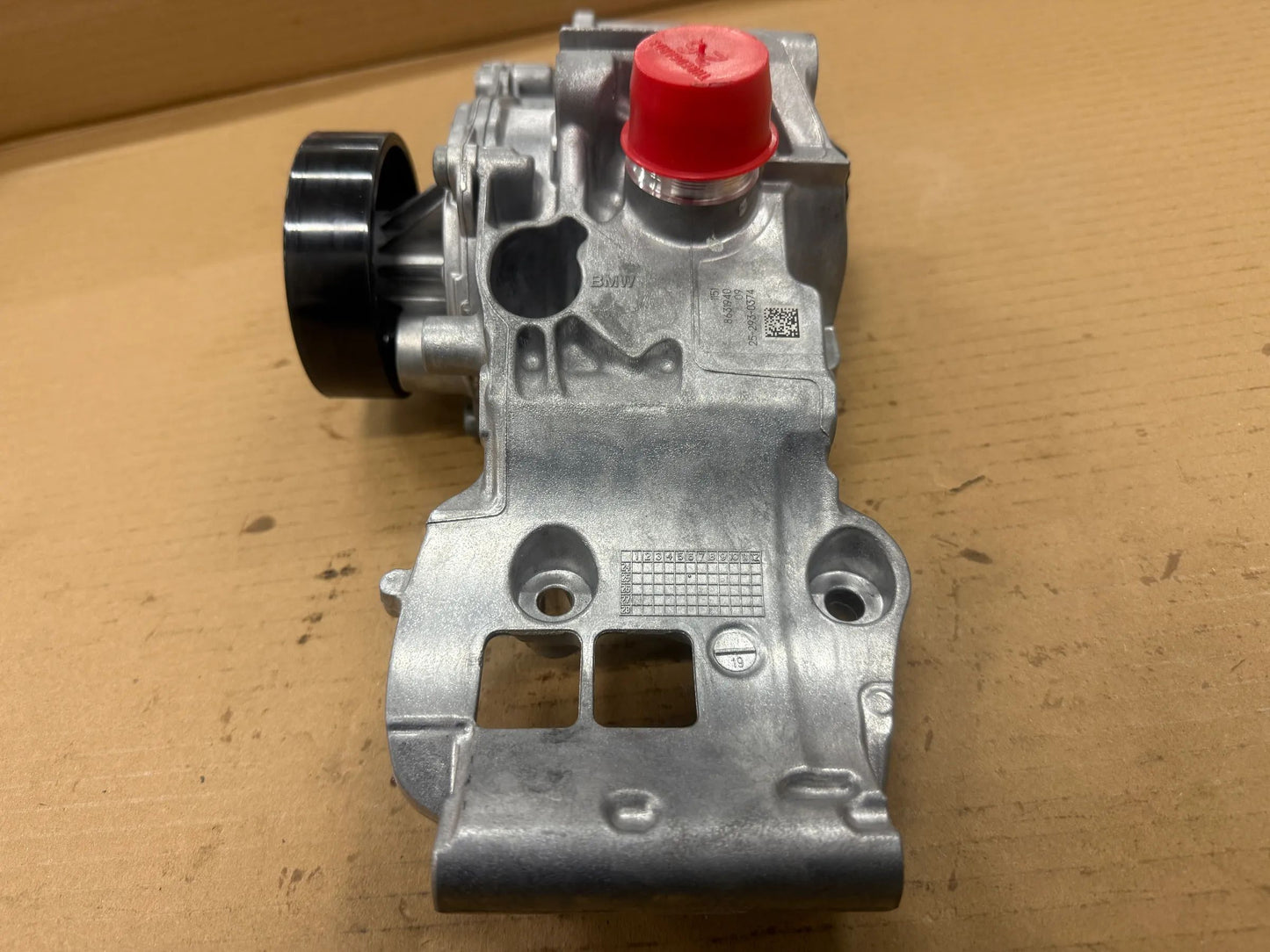 Original BMW Kühlmittelpumpe mit Träger 8631940 11518631940 NEU